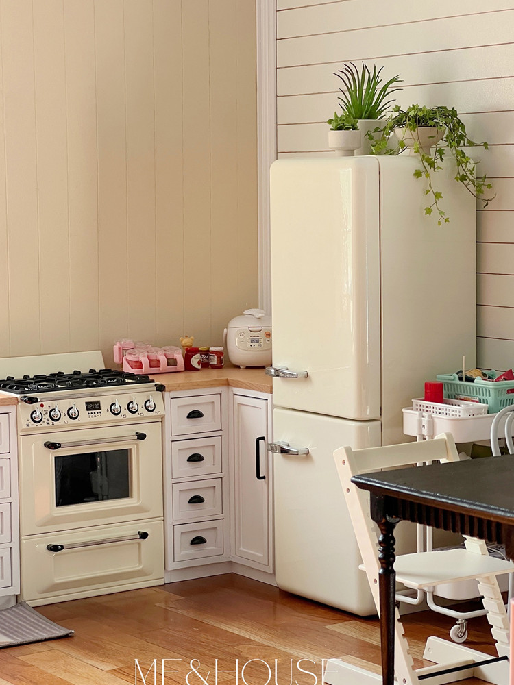 Kitchen Uncle - บ้านตุ๊กตา1/6ตู้เย็นโลหะ aksesori perabot พร้อมไฟ Ob11 GSC