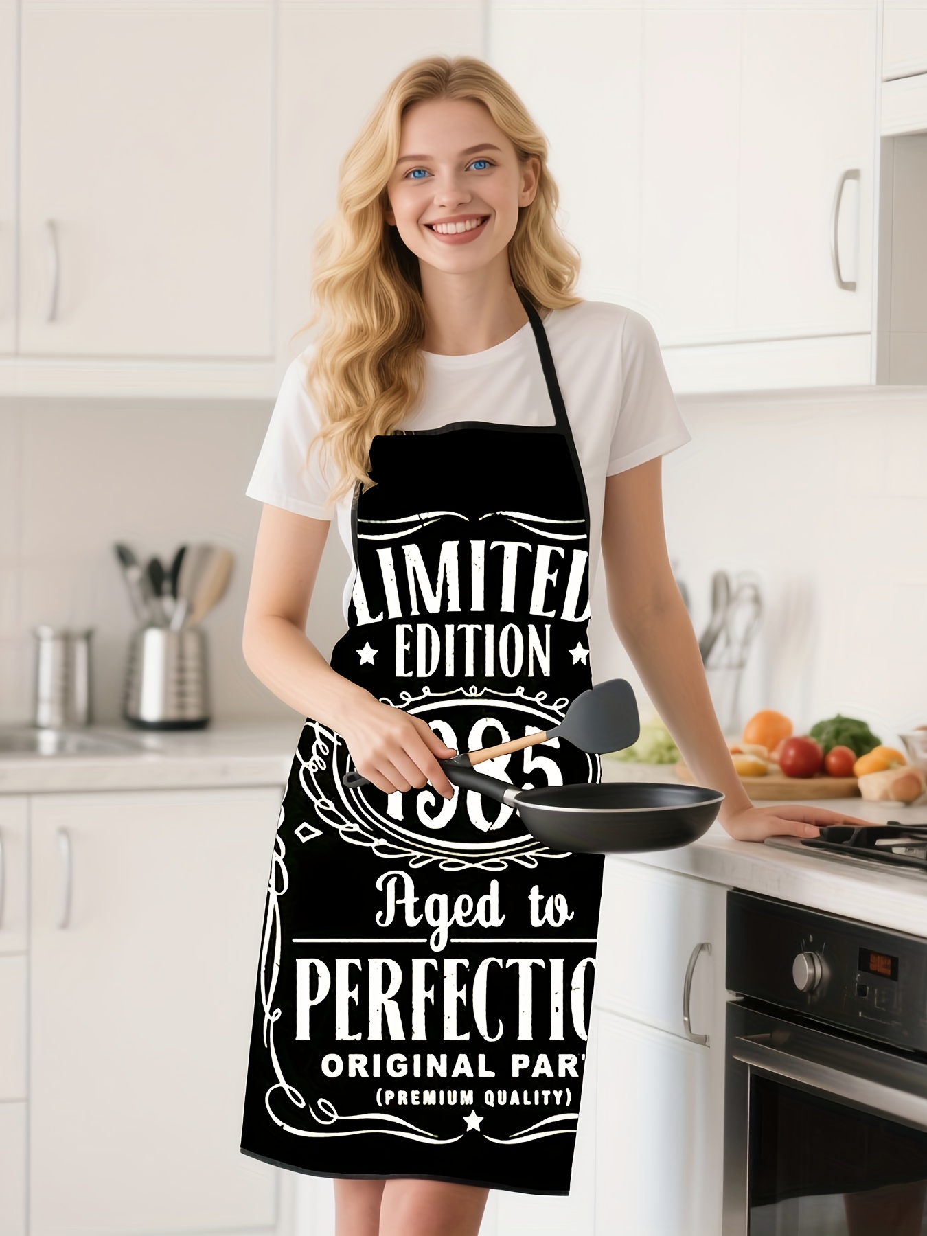 ผ้ากันเปื้อนครัวพื้นหลังสีดำ ล - Kitchen Baking Background บทวิจารณ์และราคา